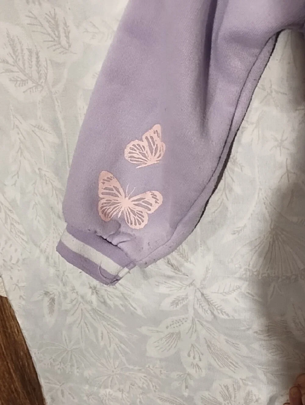EUC Stella Tweed Lavender 'Be Kind' Butterfly Sweatshirt VGC Size 4.